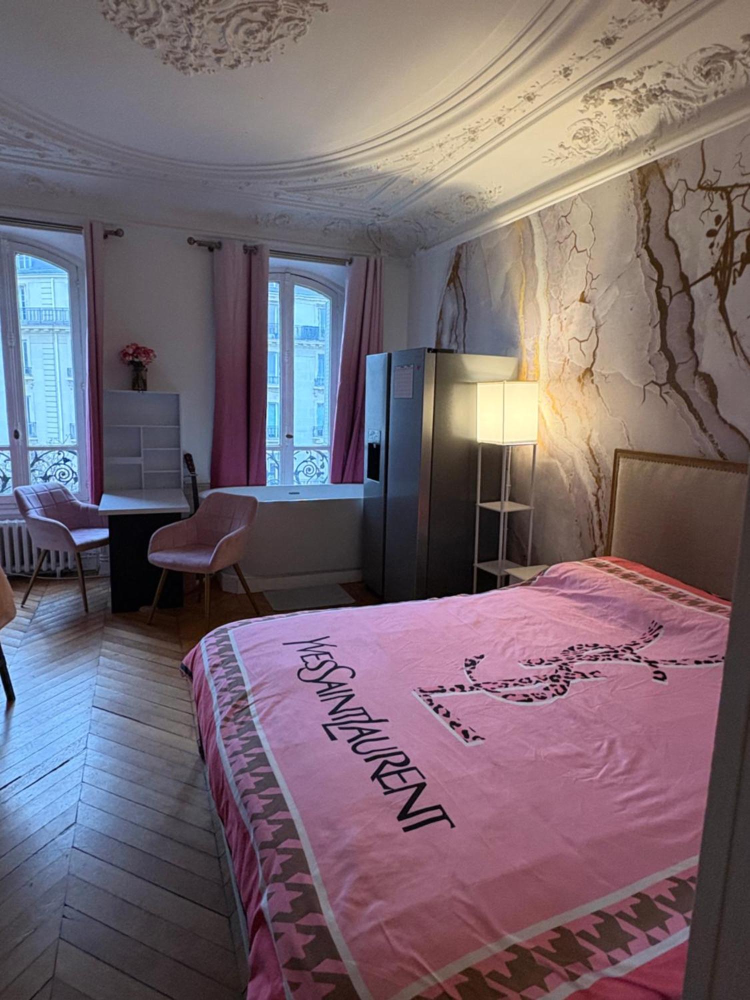 Wonderful Nearby Champs Elysees Appartement